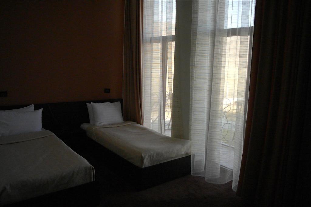 Akhtamar Hotel Cjsc Arzakan Rom bilde
