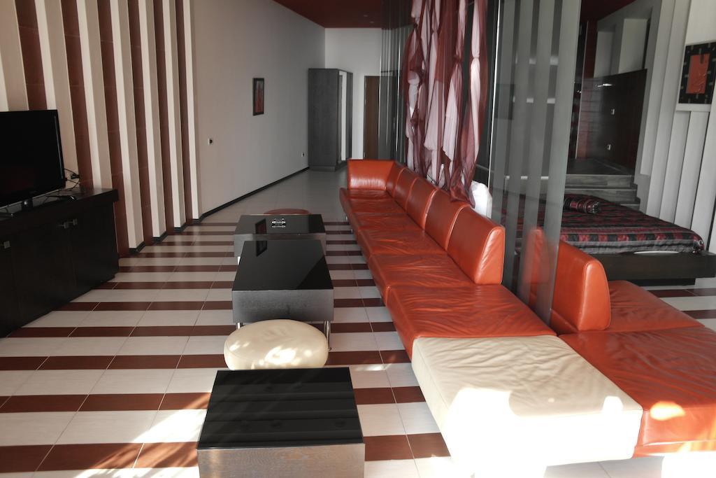Akhtamar Hotel Cjsc Arzakan Rom bilde