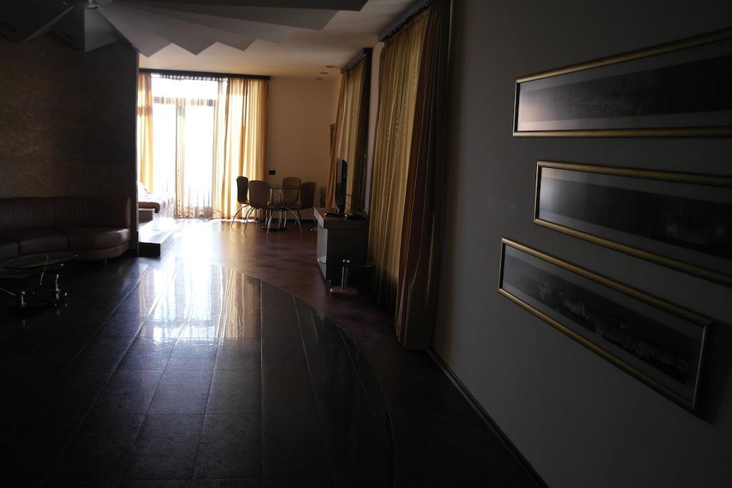 Akhtamar Hotel Cjsc Arzakan Rom bilde