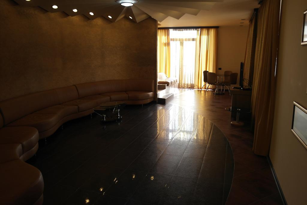 Akhtamar Hotel Cjsc Arzakan Rom bilde