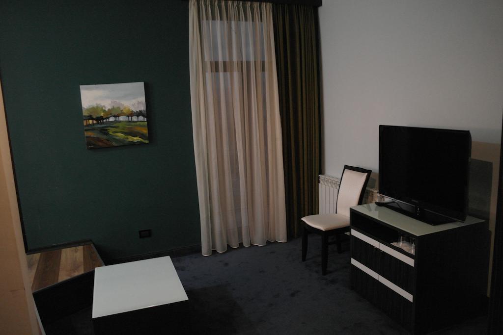 Akhtamar Hotel Cjsc Arzakan Rom bilde