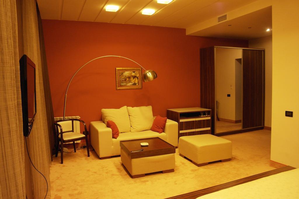Akhtamar Hotel Cjsc Arzakan Rom bilde