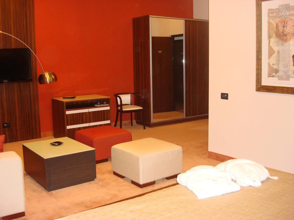 Akhtamar Hotel Cjsc Arzakan Rom bilde