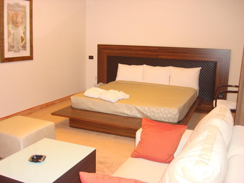 Akhtamar Hotel Cjsc Arzakan Rom bilde