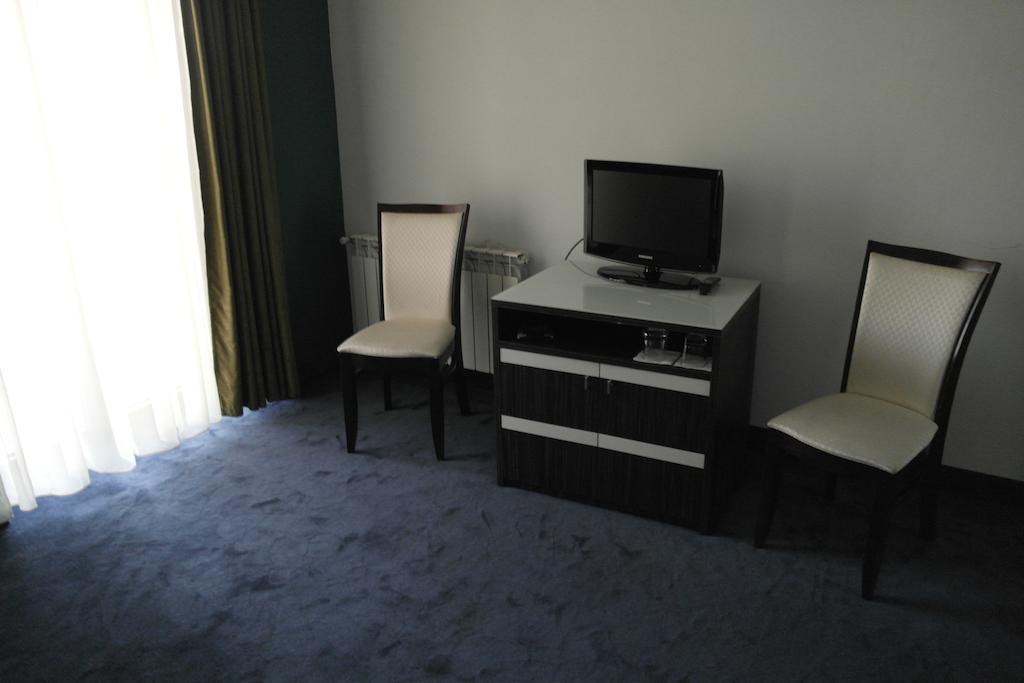 Akhtamar Hotel Cjsc Arzakan Rom bilde